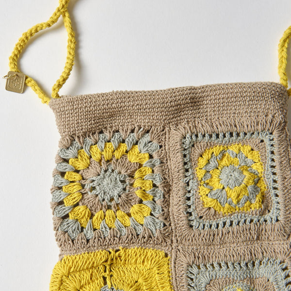 sunny crochet fringe tote / yellow-light green