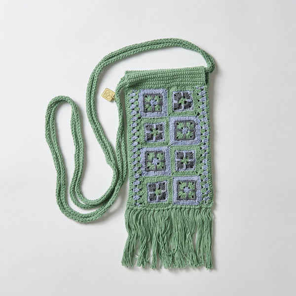 pansy crochet phone holder / light blue-gray(green base)