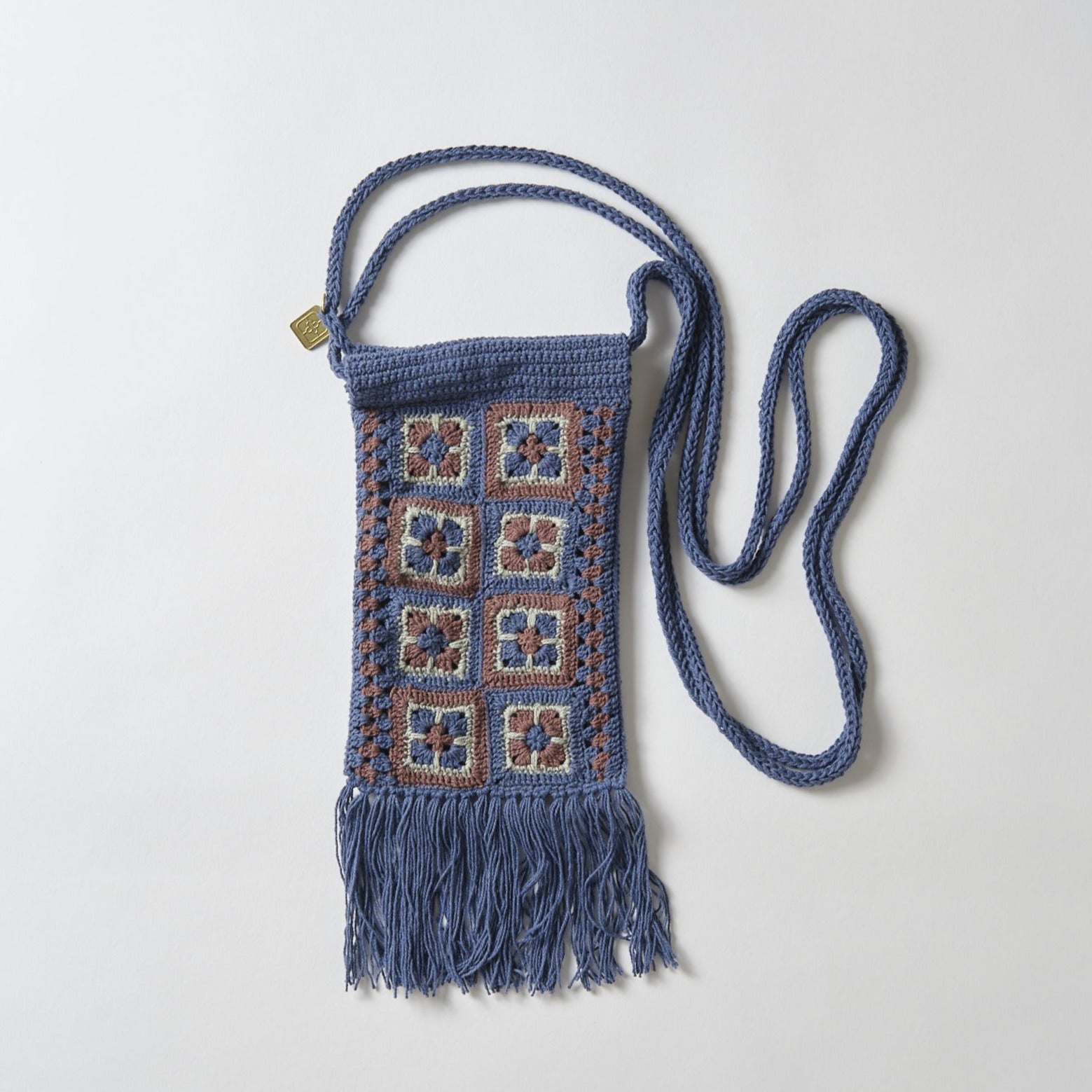 pansy crochet phone holder / navy-brown