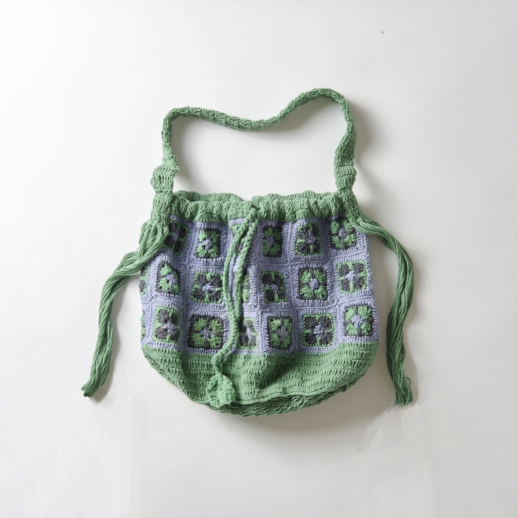 pansy crochet bucket tote / L.BLU-GRY(base green)